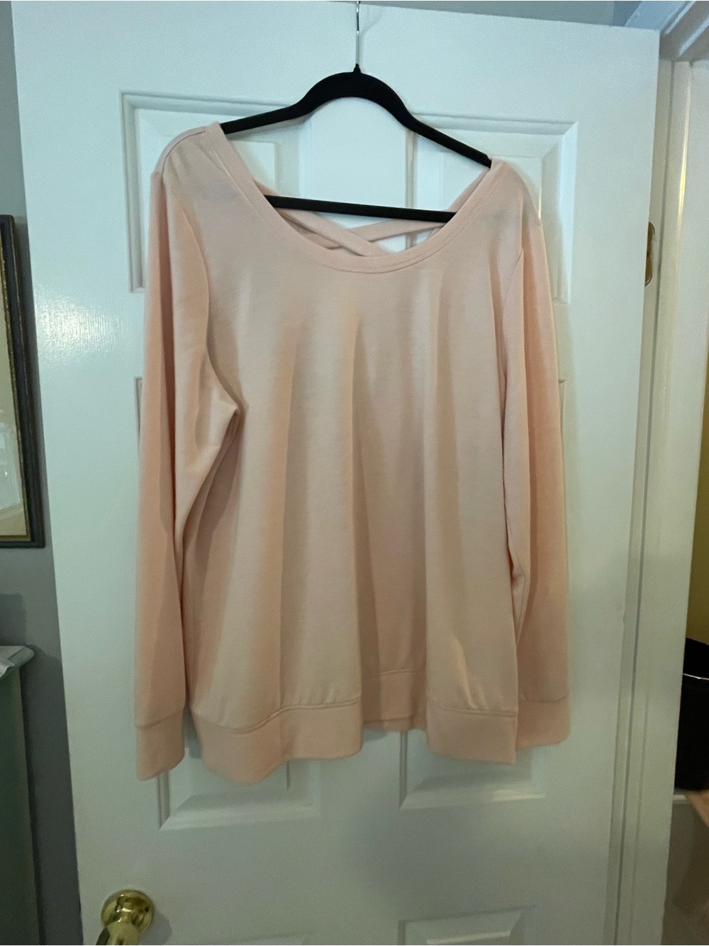 Torrid Light Pink Long Sleeve Cross-Back yoga top (size tag missing but fits XL)
